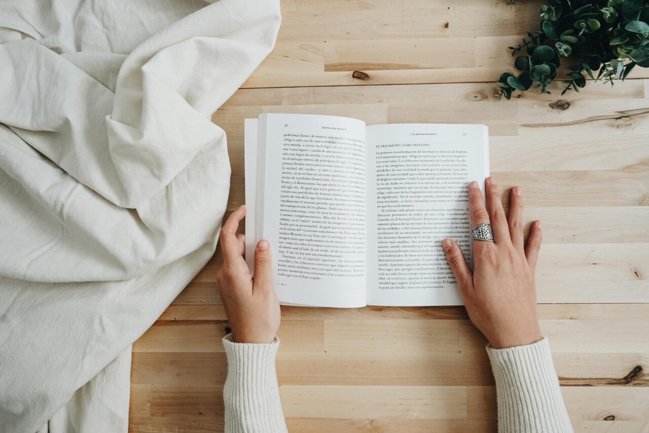 Lesen ist nicht nur entspannend, sondern dient auch der Persönlichkeitsentwicklung.